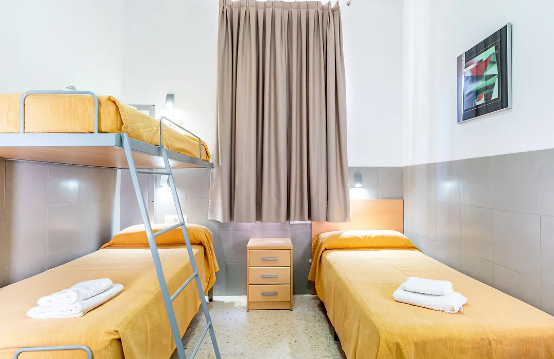 Albergue Inturjoven Malaga-1